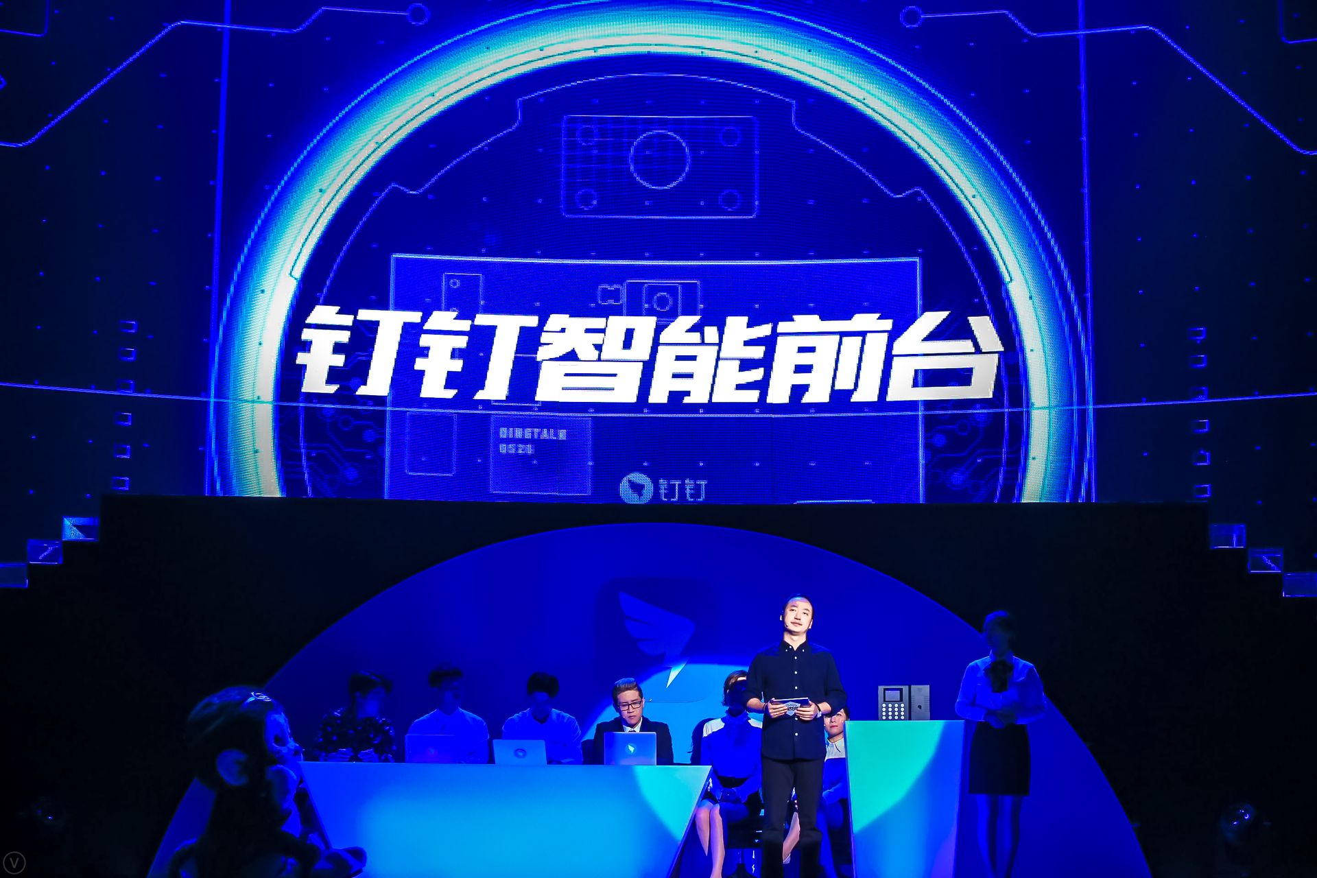 阿里云百炼联合支付宝上线智能体“AI打赏”功能|界面新闻 · 快讯