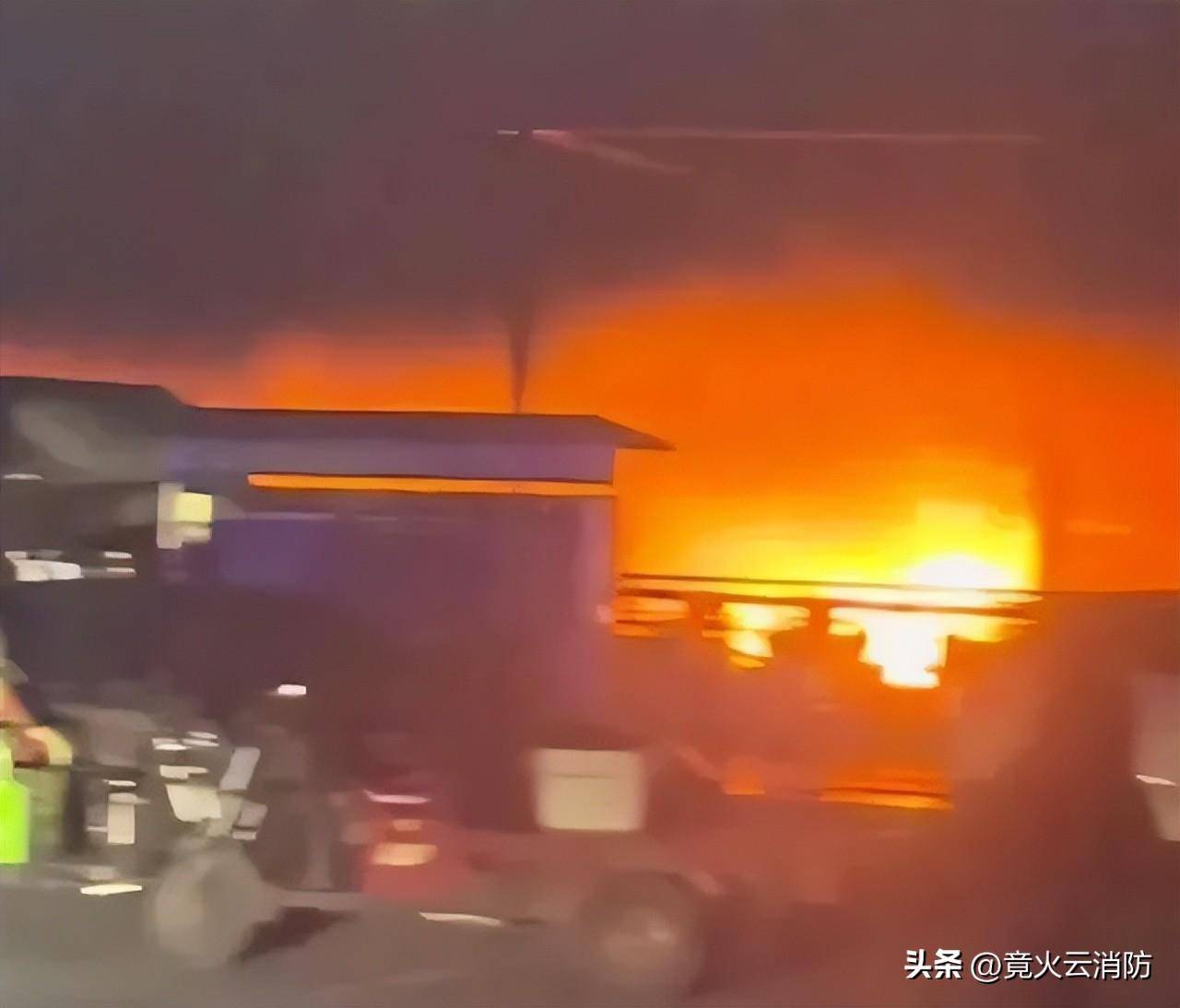 泰国一纸厂发生火灾，已致1死20伤|界面新闻 · 快讯
